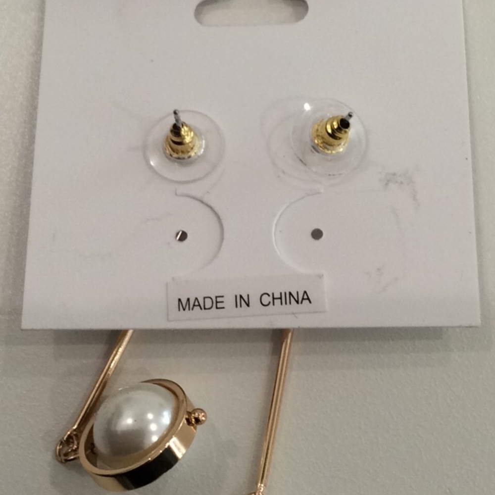 NWT Adrienne Vittadini Studio Drop Pearl Earrings - Picture 6 of 6
